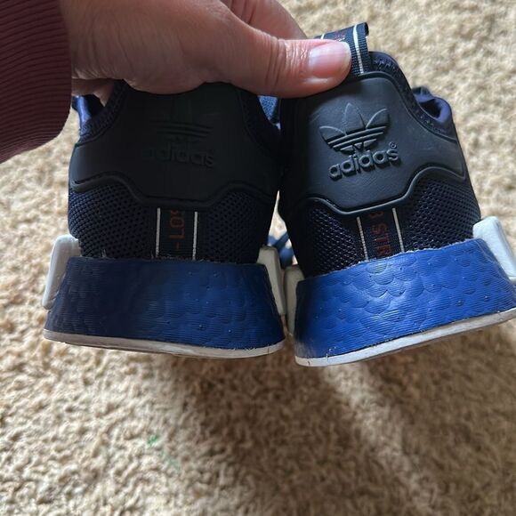 adidas |  NMD R1 United By Sneakers Los Angeles in Blue | 10 - Picture 6 of 10